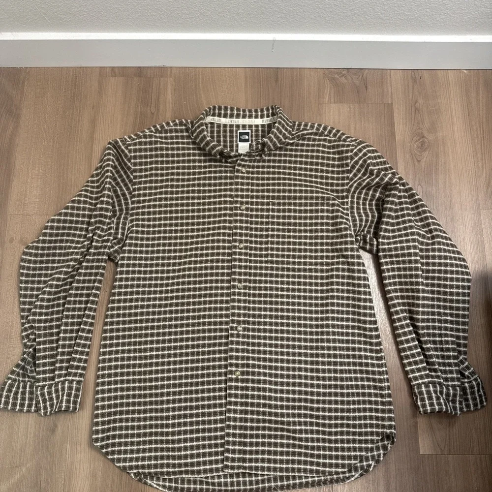 The North Face Flannel Button Up Shirt Mens XL - TG Brown Plaid‎ Chest Pockets